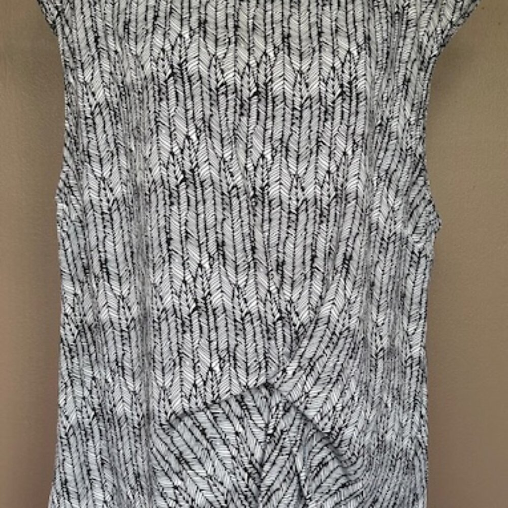 LTS capsleeve black & white print polyester relaxed fit size 18T blouse - Picture 3 of 5
